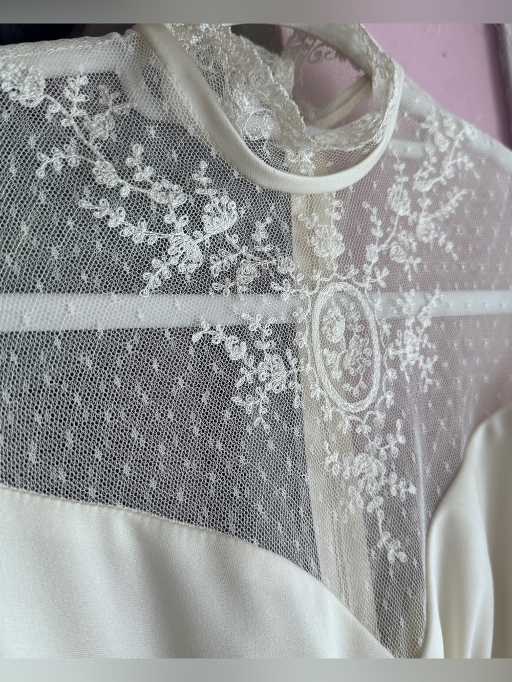 📸PHOTOS ONLY📸 VINTAGE 1980 CUSTOM Ivory Long-Sleeve Lace & Satin Bridal Gown